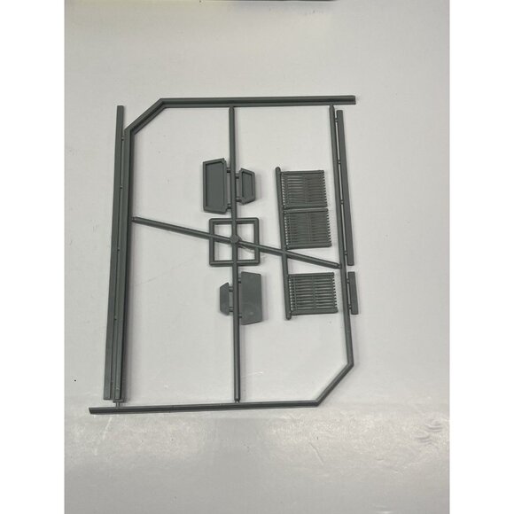 Heljan Con-Cor HO 903 Court House Square series “Crookville Bank Block” - Picture 7 of 15